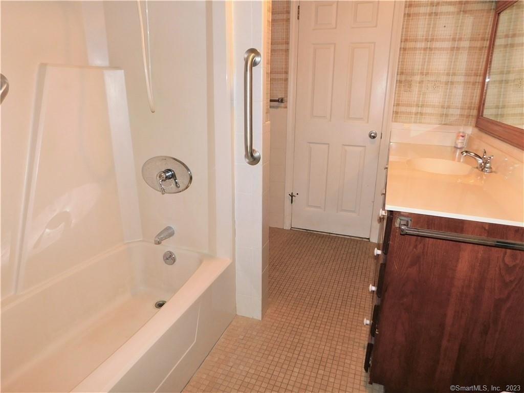 Greaves Rd E, Stafford Springs, CT 06076
