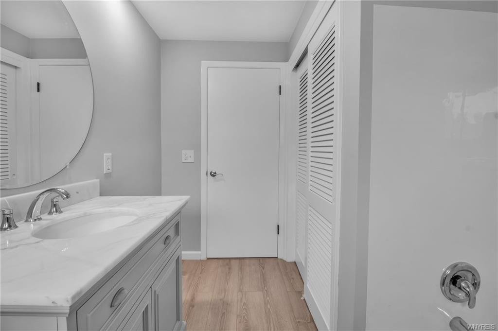 Cree Ton Dr, Buffalo, NY 14228