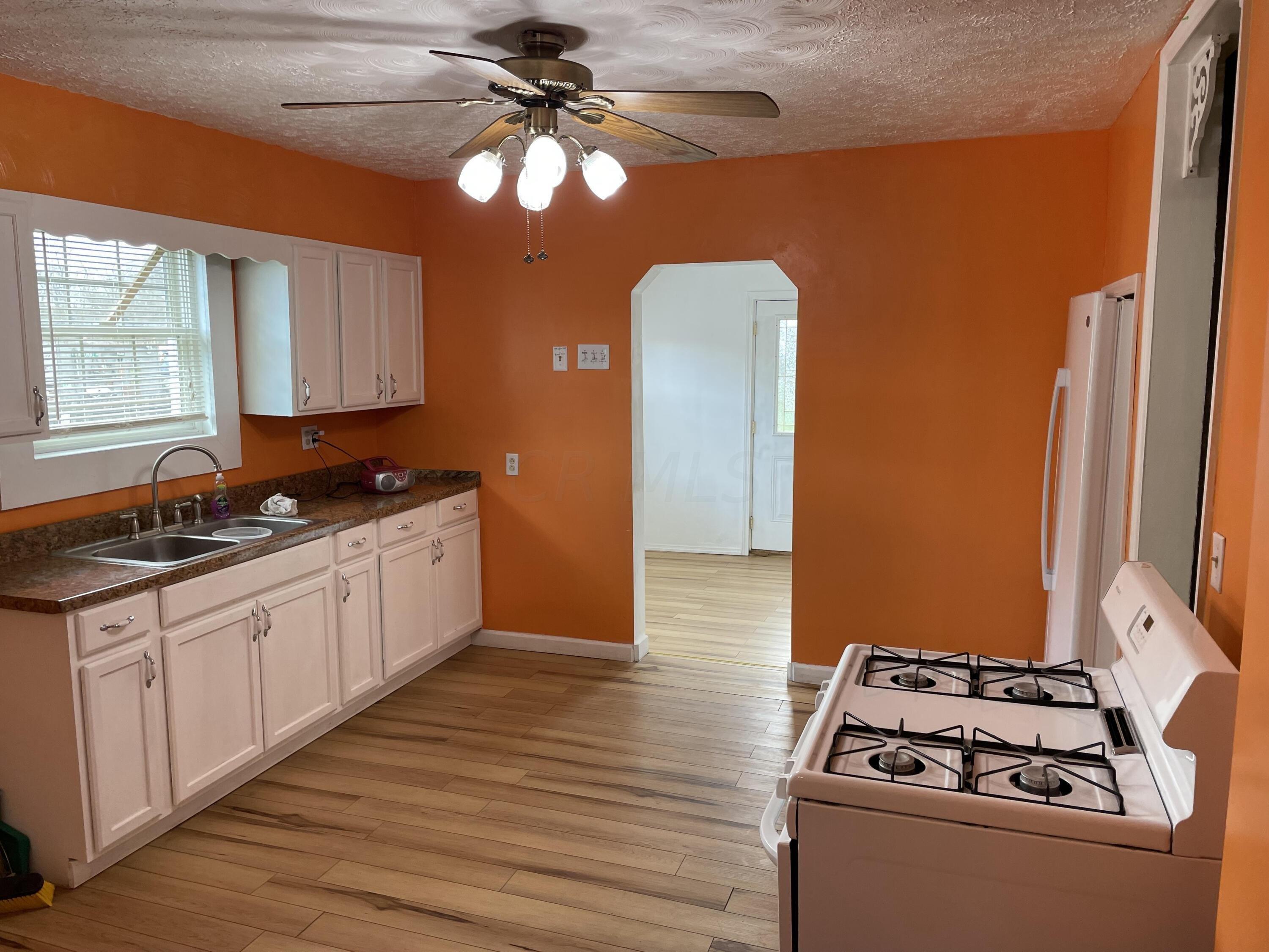 Wehrle Ave, Newark, OH 43055