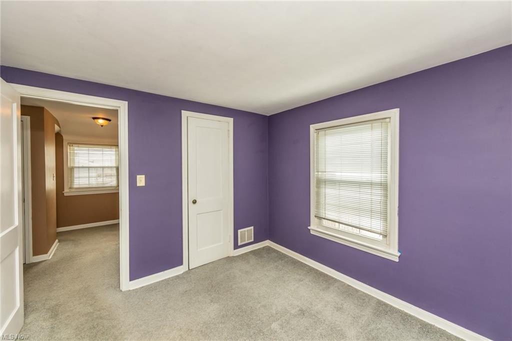Redwood Ave, Akron, OH 44301