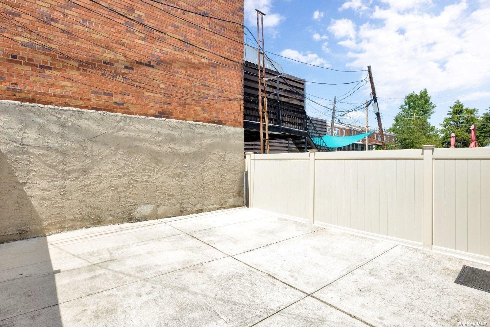 61st Rd, Middle Village, NY 11379