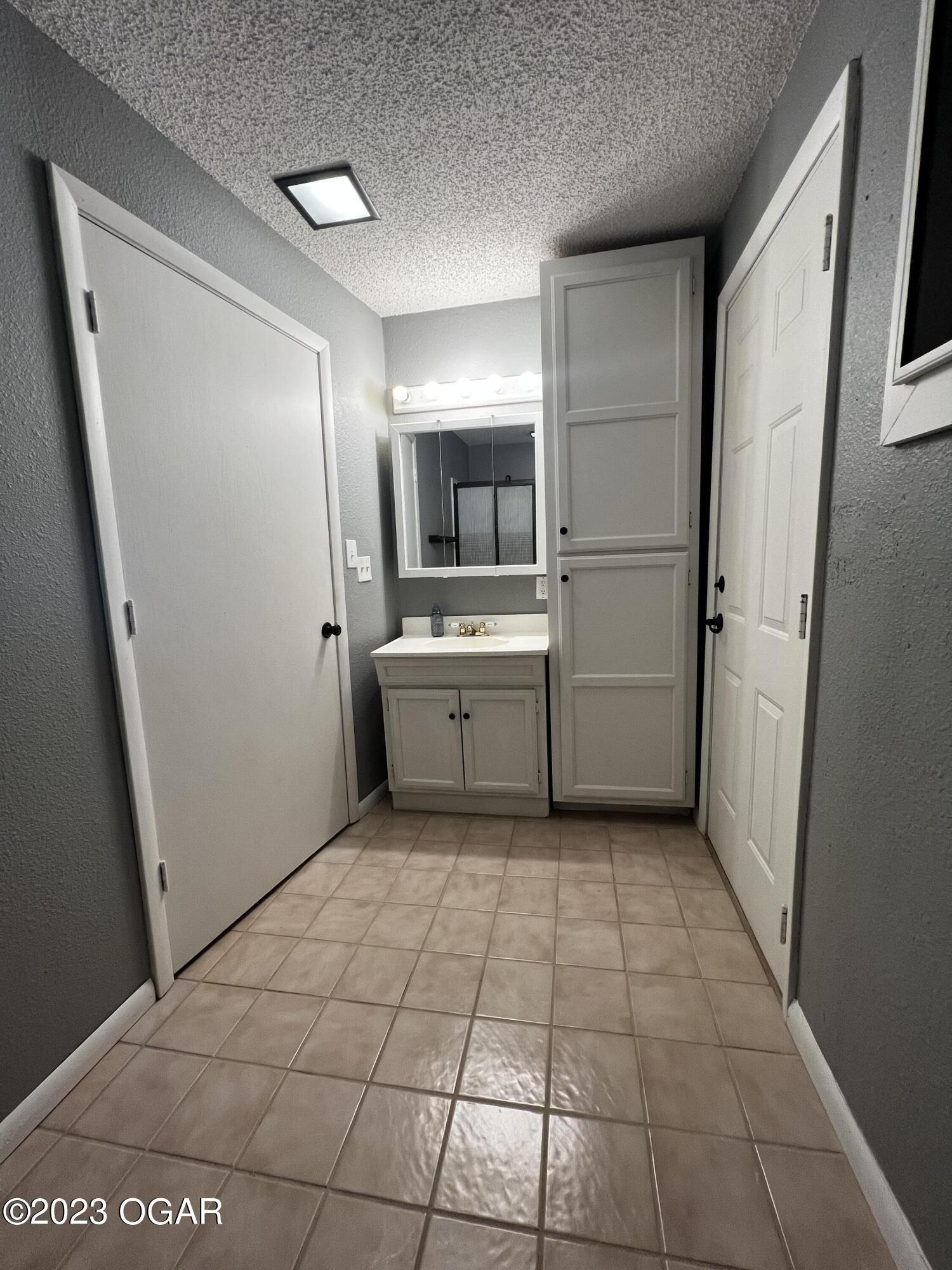 S Monroe Ave, Joplin, MO 64801