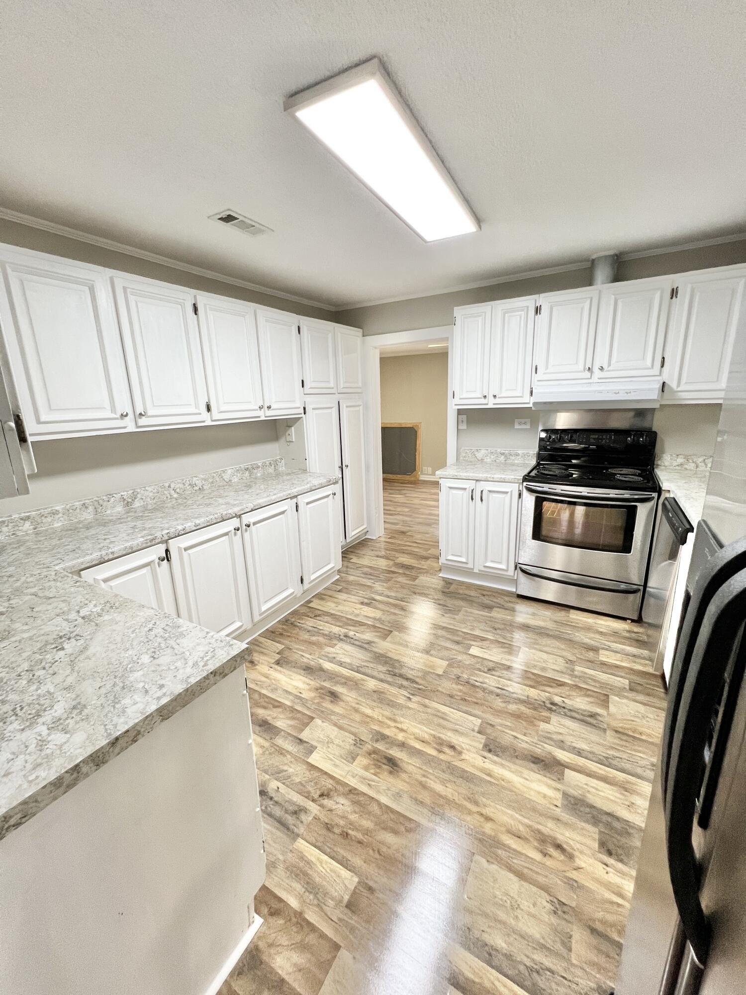 Cole Rd, Columbus, MS 39702