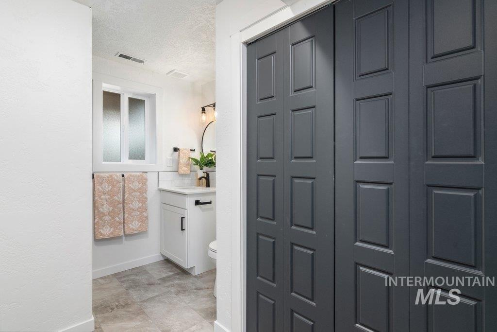 S Chieftain Way, Boise, ID 83709