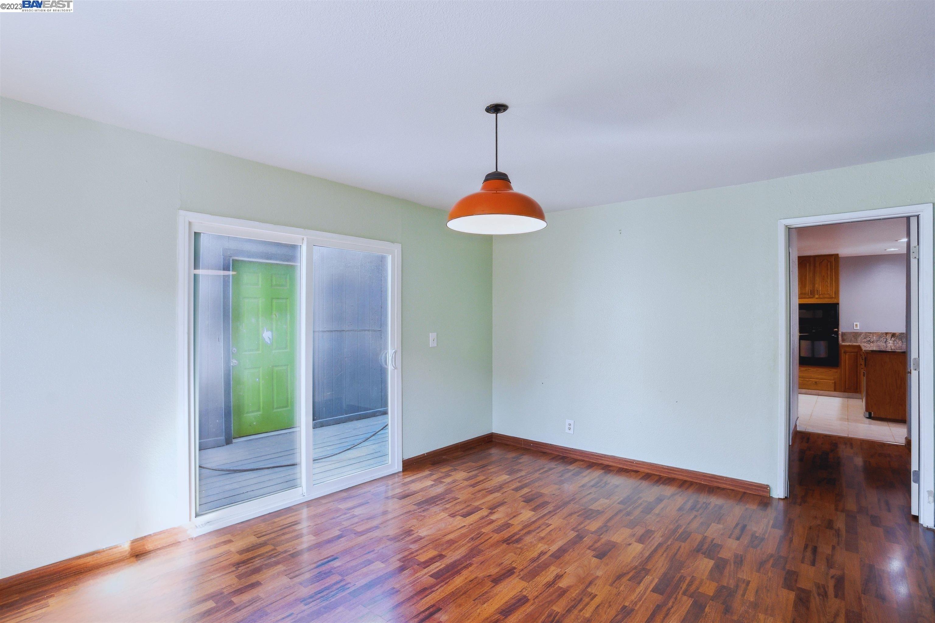 Call Ave, Hayward, CA 94542