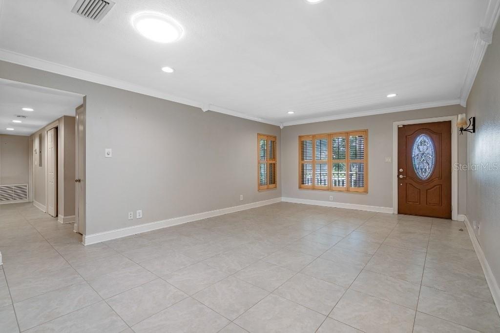 Fontainebleau Dr, Tampa, FL 33634
