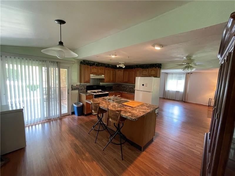 Everlawn St, West Mifflin, PA 15122