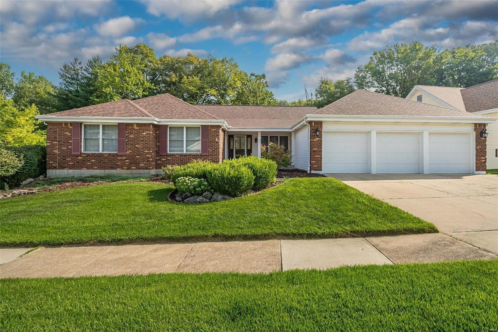 Debridge Way, Florissant, MO 63034