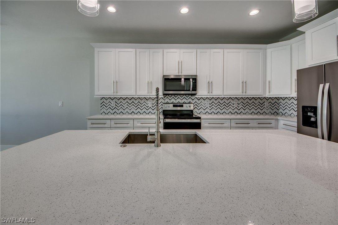 Sw 28th Ln, Cape Coral, FL 33914