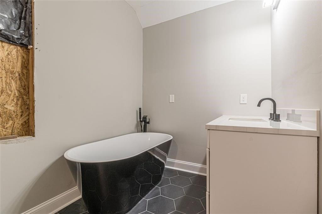 Mcclure Birdge St Sw, Atlanta, GA 30310