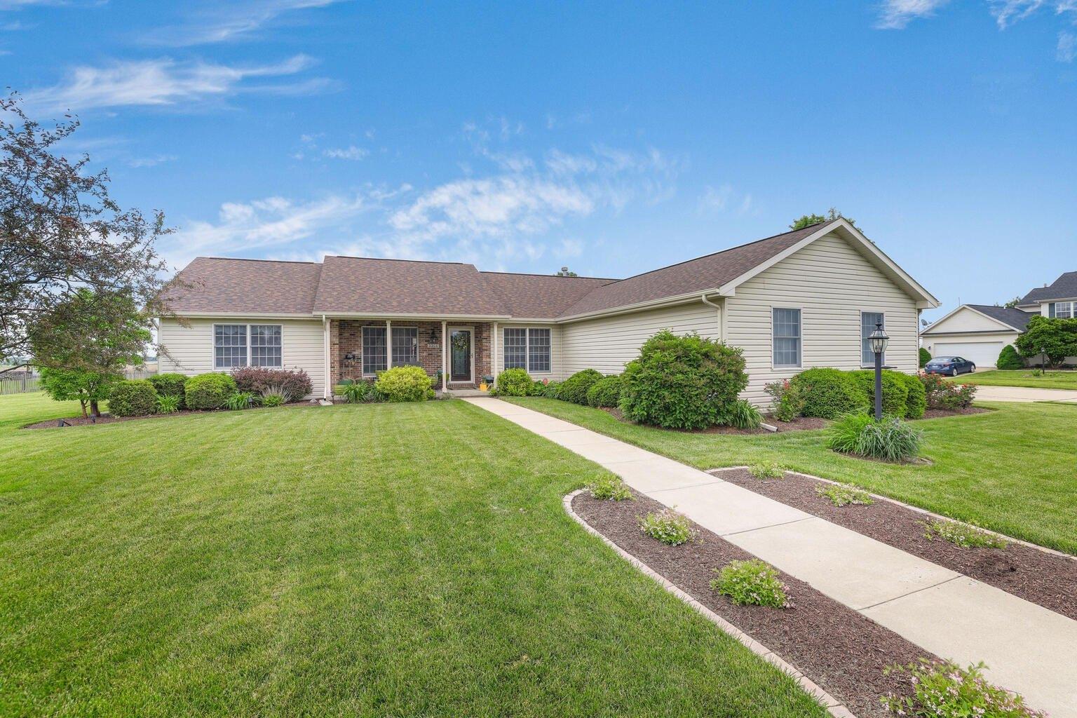 Wynstone Dr, Champaign, IL 61822