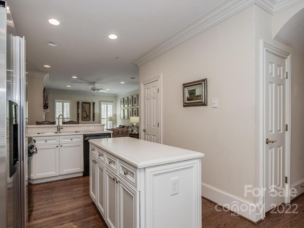 Hillside Ave, Charlotte, NC 28209