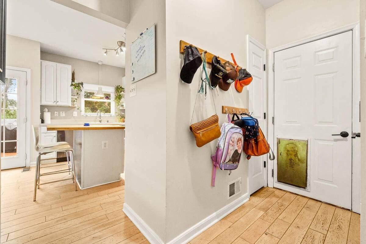 Honeywood Dr, Mount Airy, MD 21771