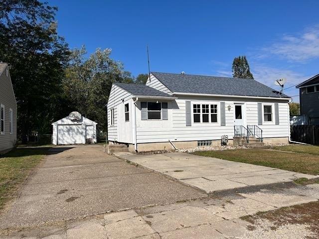 Lawrence Ave, Evansdale, IA 50707