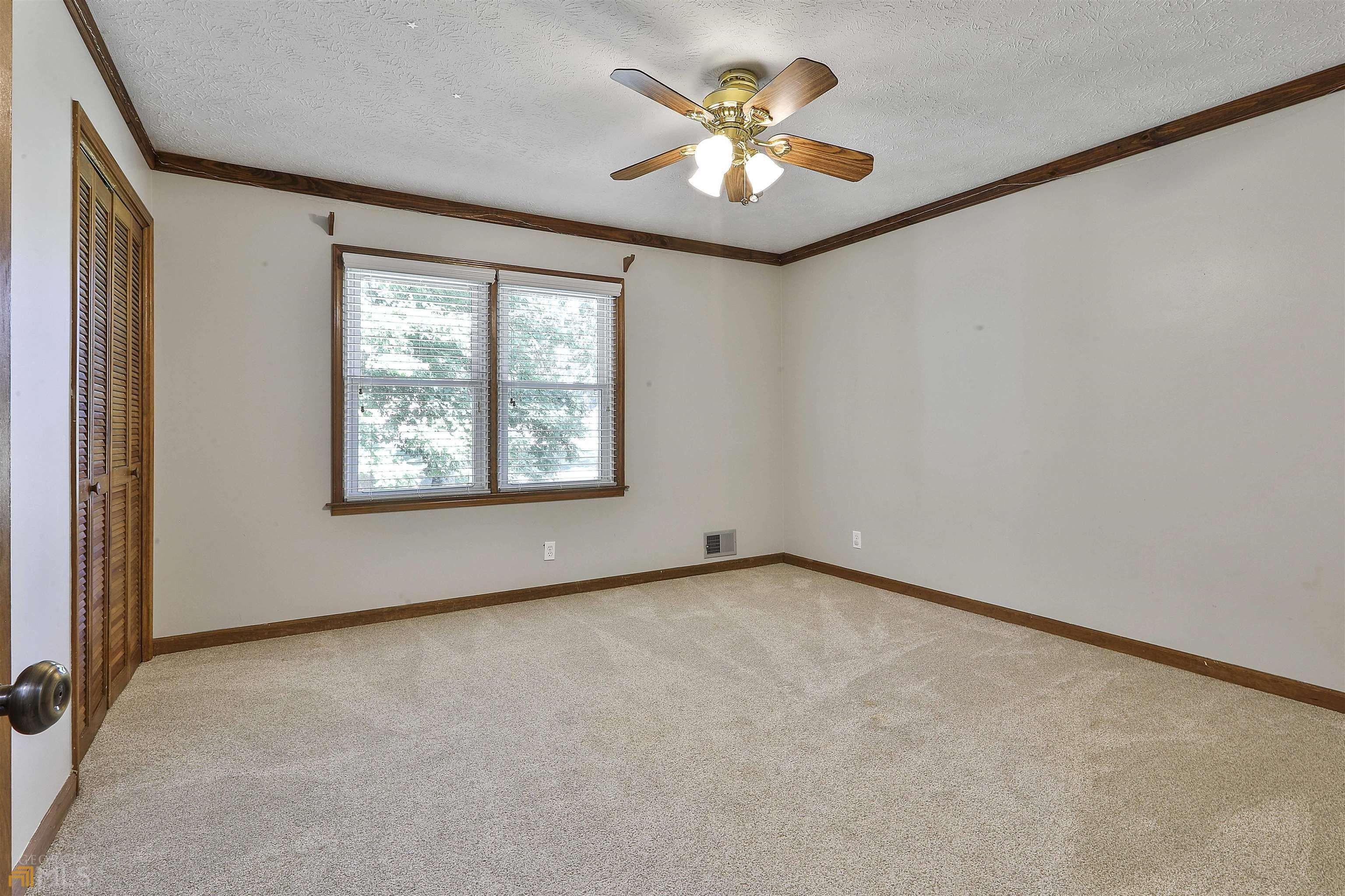 Redwood Cir, Fayetteville, GA 30214