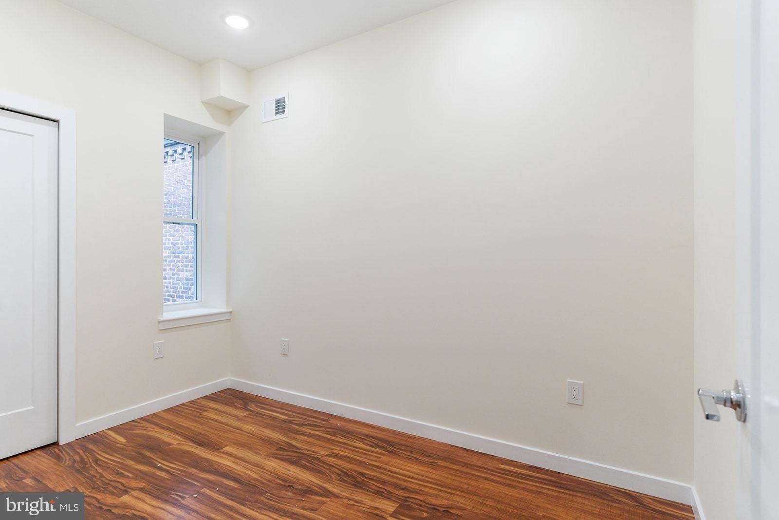 N Dover St, Philadelphia, PA 19121