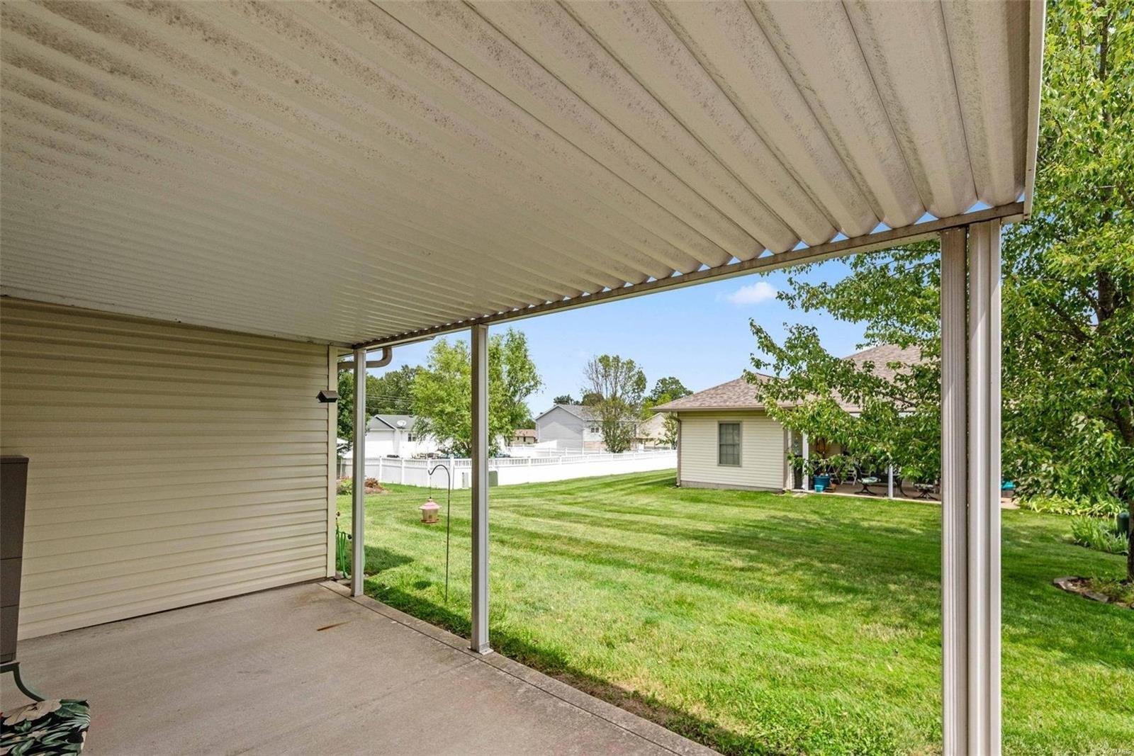 Pine Ave, Warrenton, MO 63383