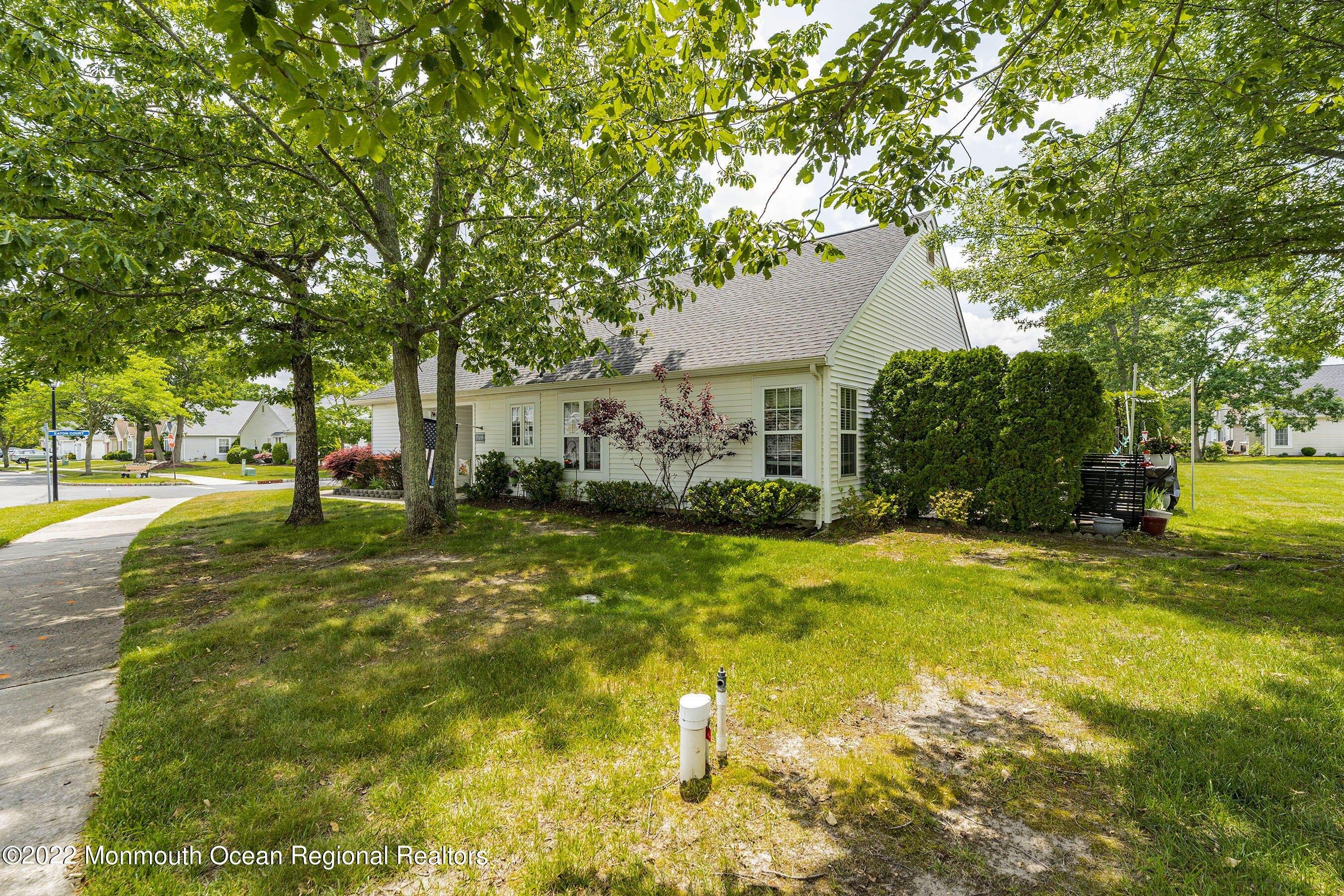 Eaton Ct, Jackson, NJ 08527