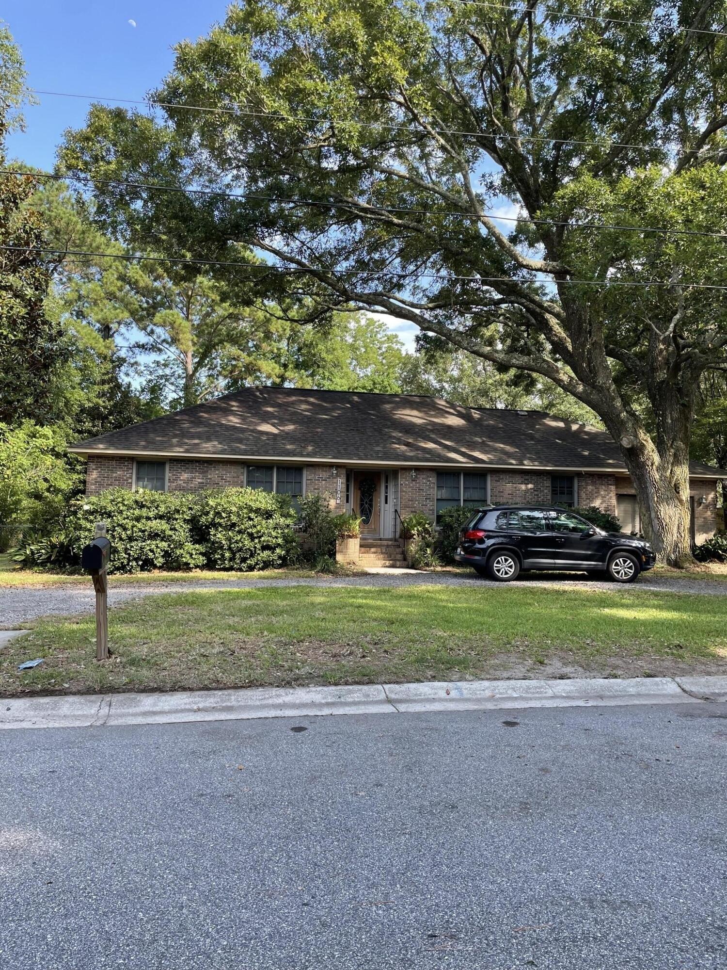 Meadowcroft Ln, Mount Pleasant, SC 29464