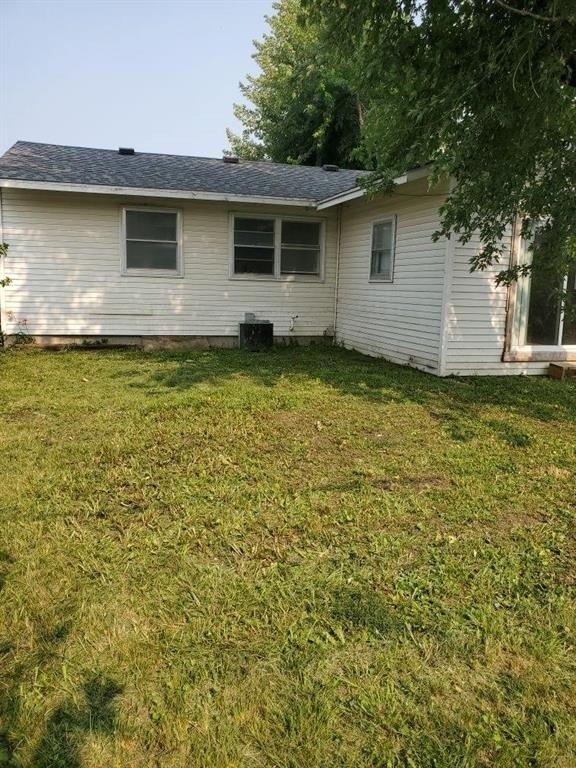 Sharon Ave, Marshalltown, IA 50158
