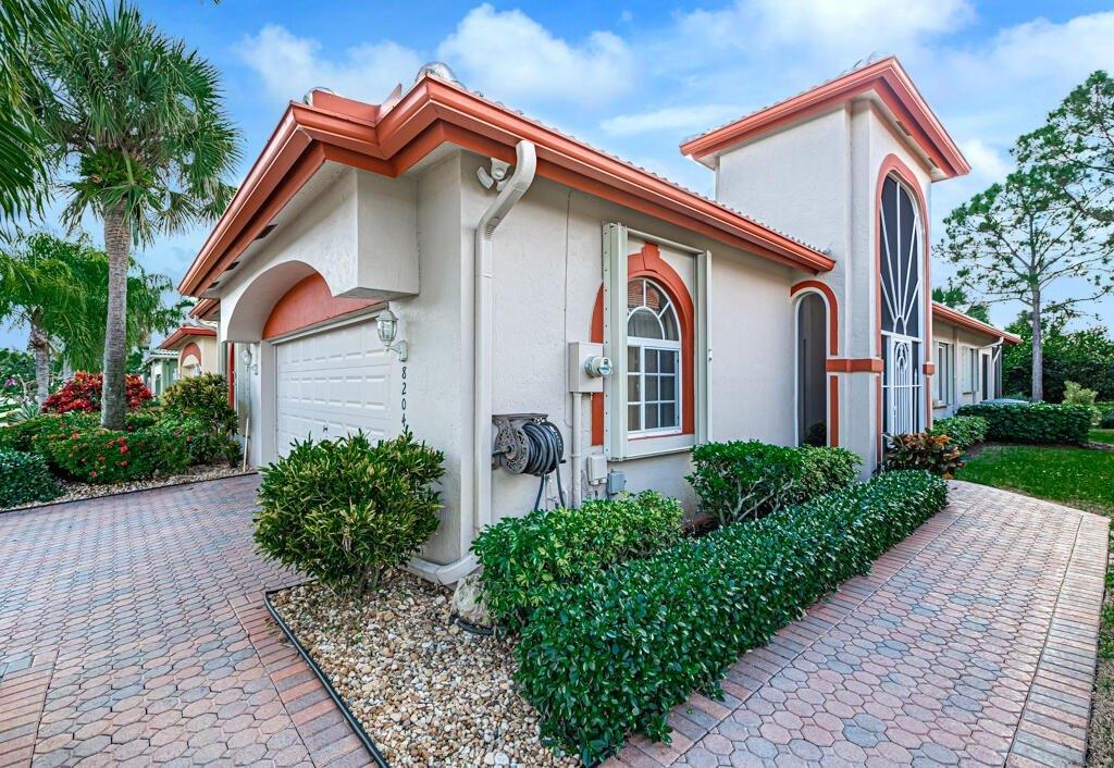 Brindisi Ln, Boynton Beach, FL 33472
