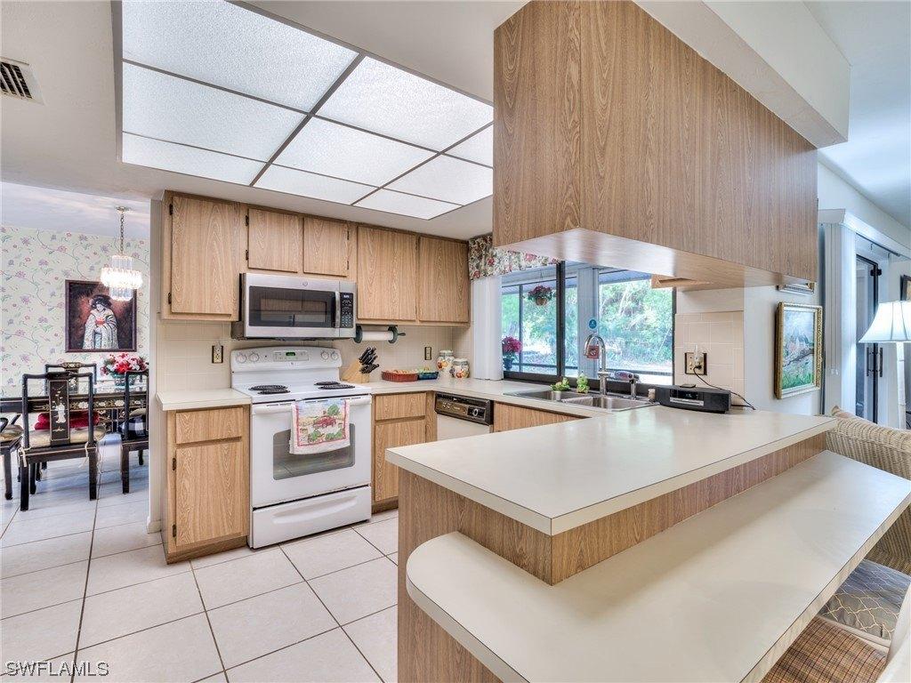 Winterview Dr, Naples, FL 34109