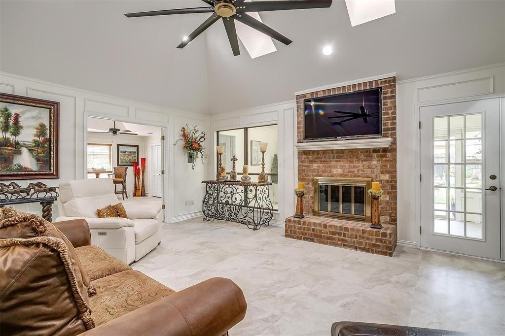 Candlewind Ln, Fort Worth, TX 76133