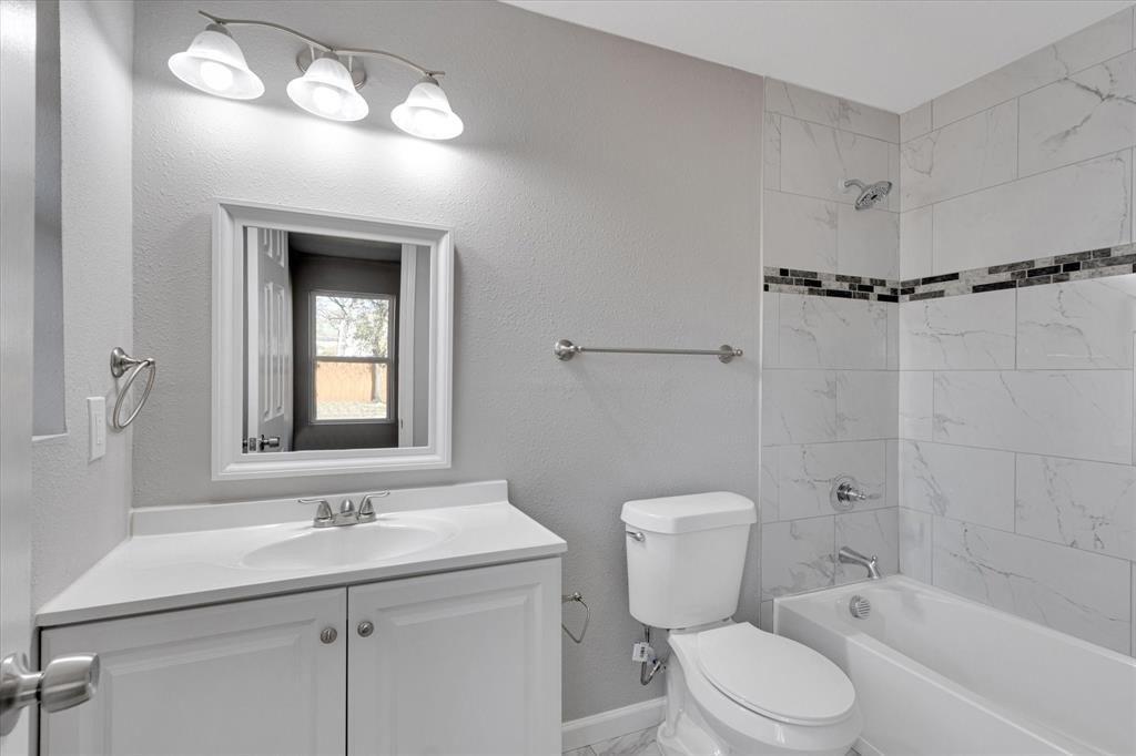 Newcastle Dr, Dallas, TX 75220