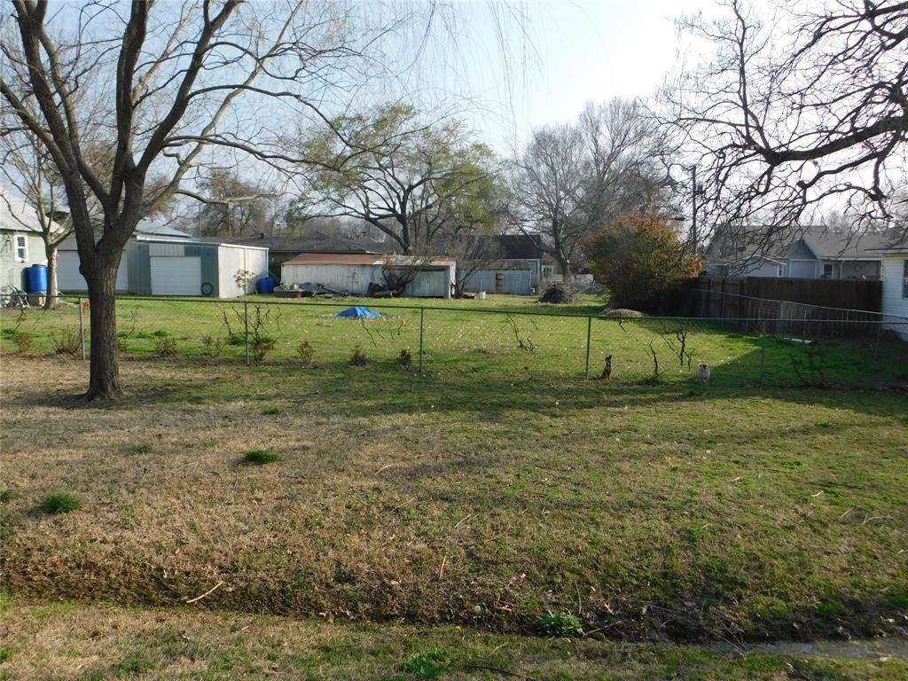 W Hunt St, Leonard, TX 75452
