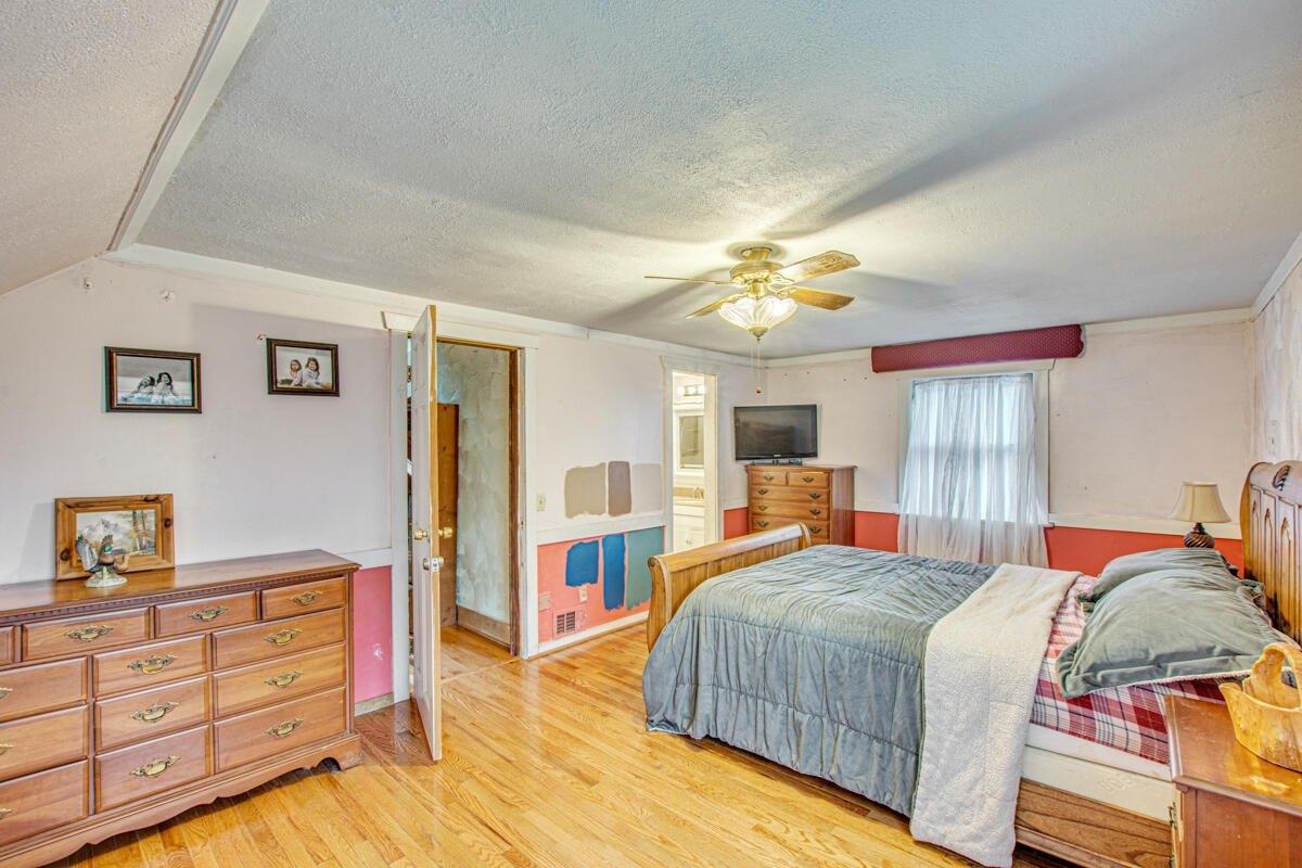 Poplar Cir, Summerville, SC 29483