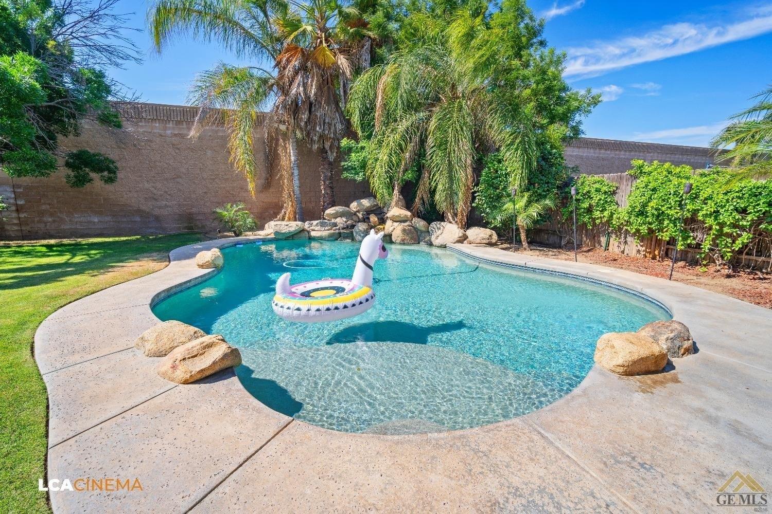 Fairburn Way, Bakersfield, CA 93312