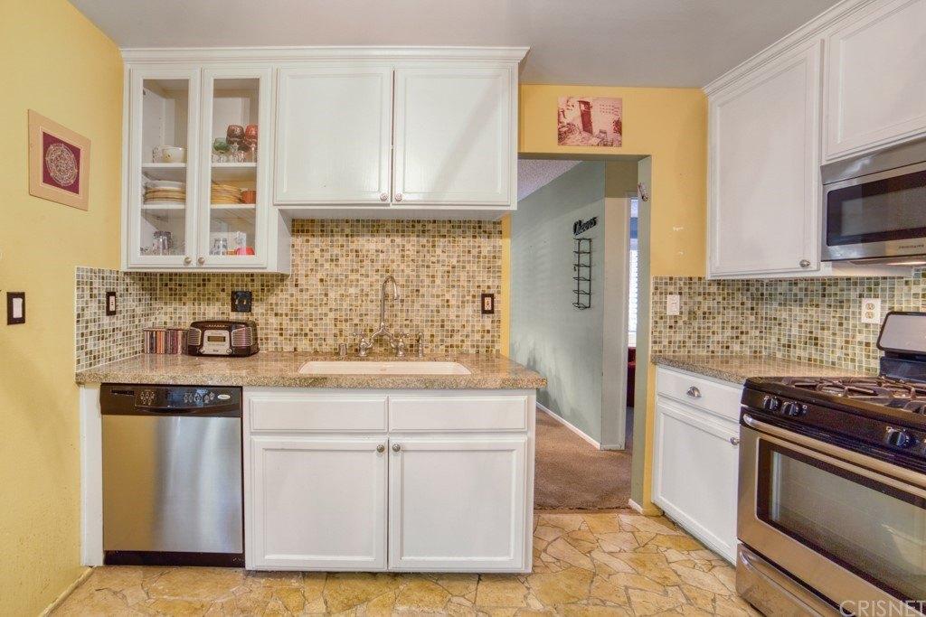 Rondell St, Agoura Hills, CA 91301