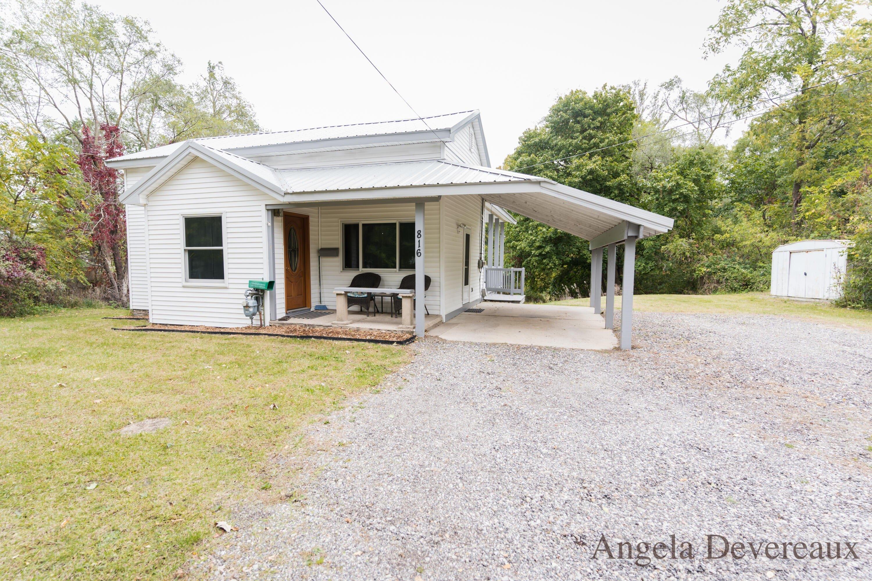 W Montcalm St, Greenville, MI 48838