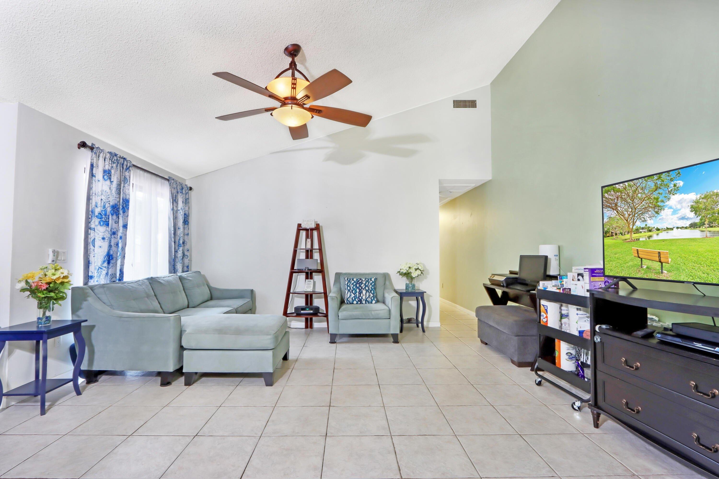 Golden Eagle Cir, Palm Beach Gardens, FL 33418