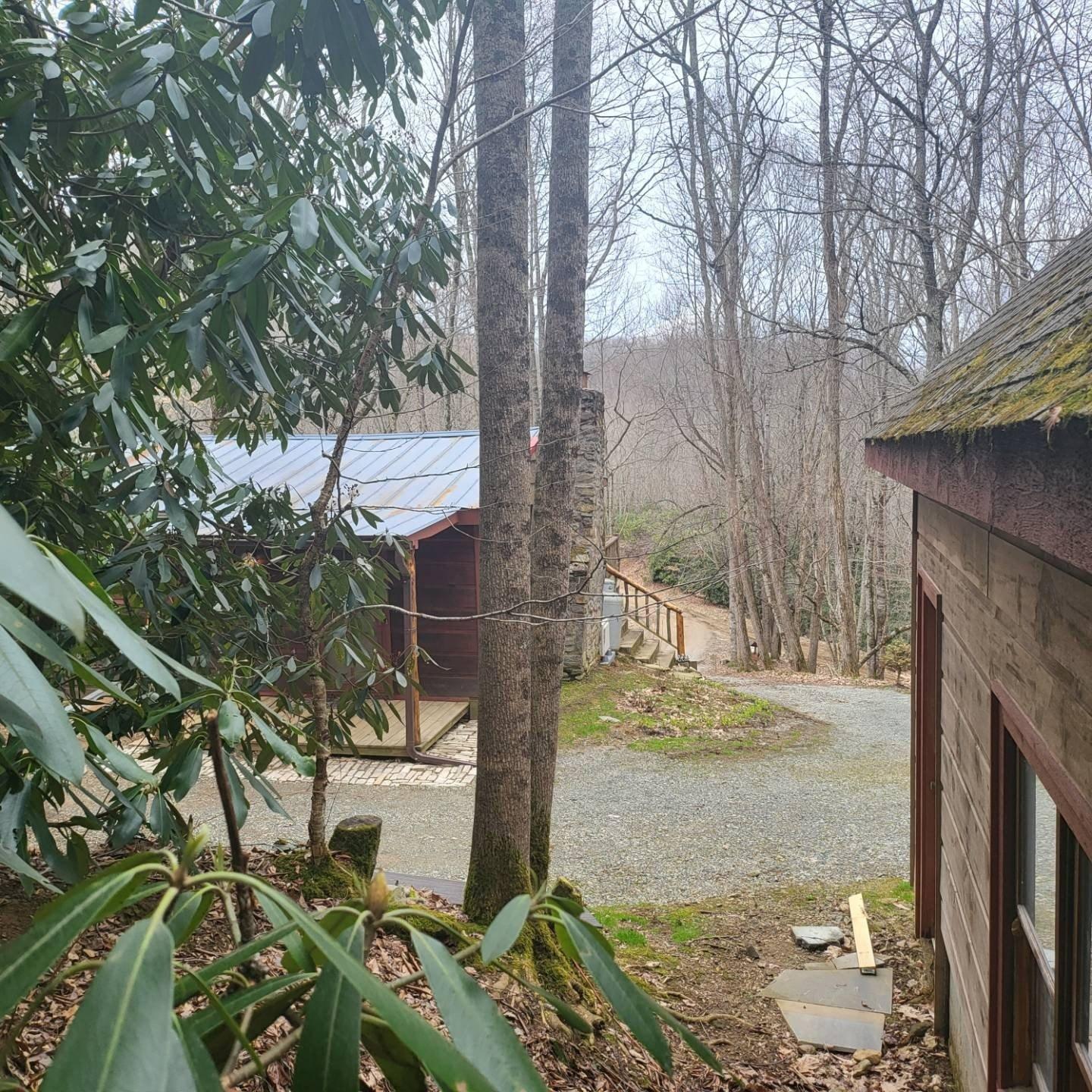 Samantha Springs Ln, Elk Park, NC 28622