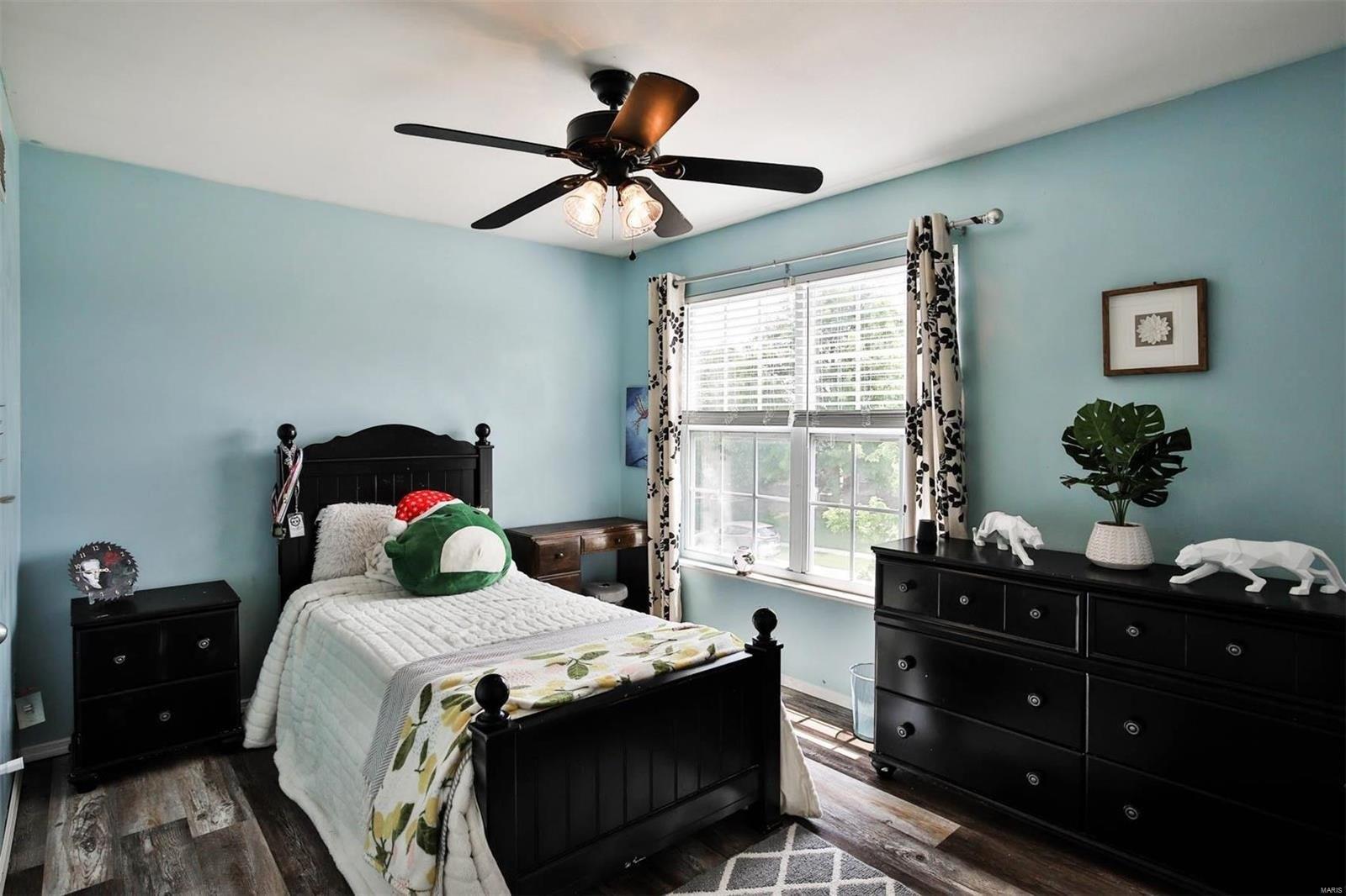 Lias Way, Wentzville, MO 63385
