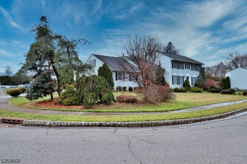 Winfield Ct, Fairfield, NJ 07004