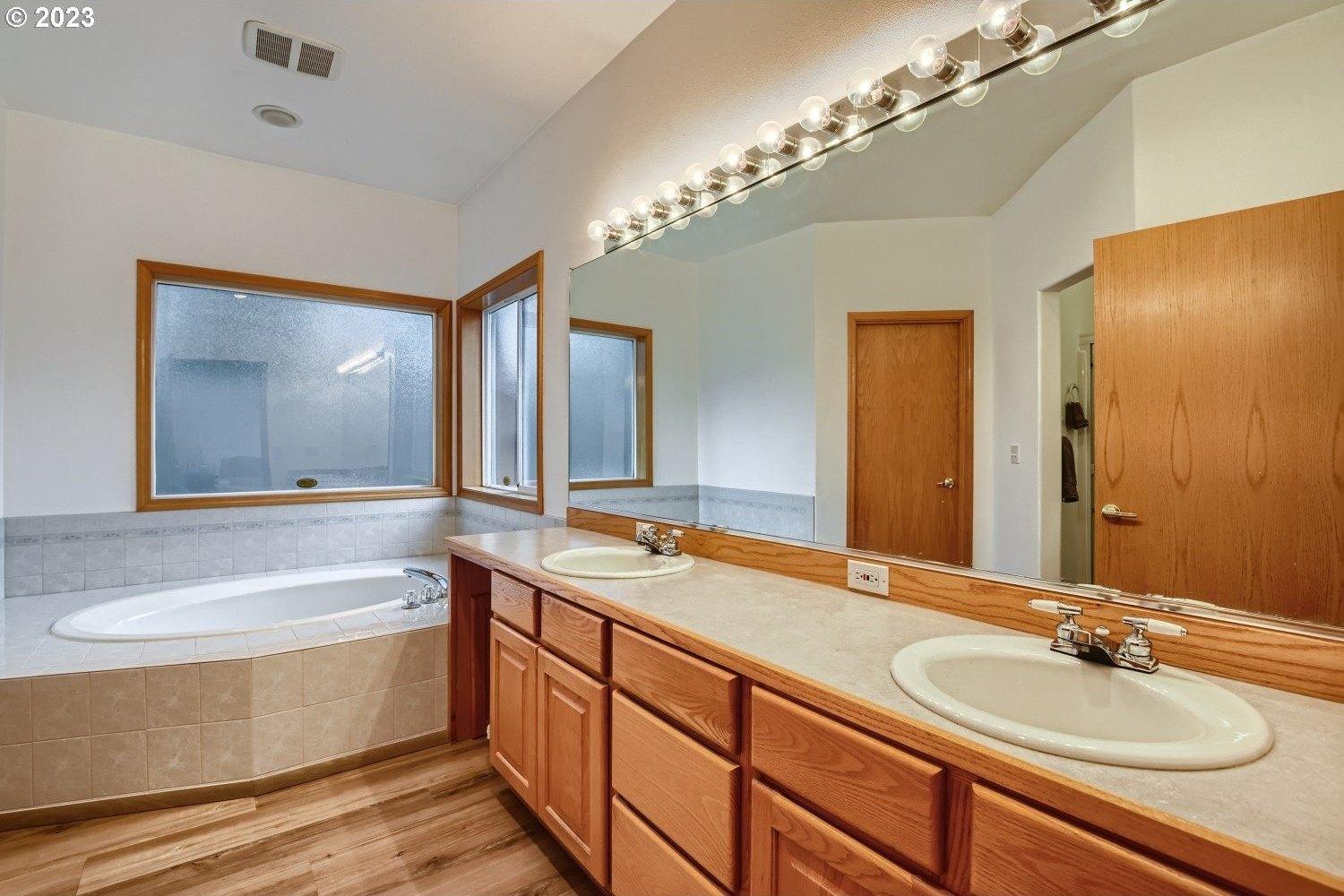 Ne 156th Ave, Portland, OR 97230
