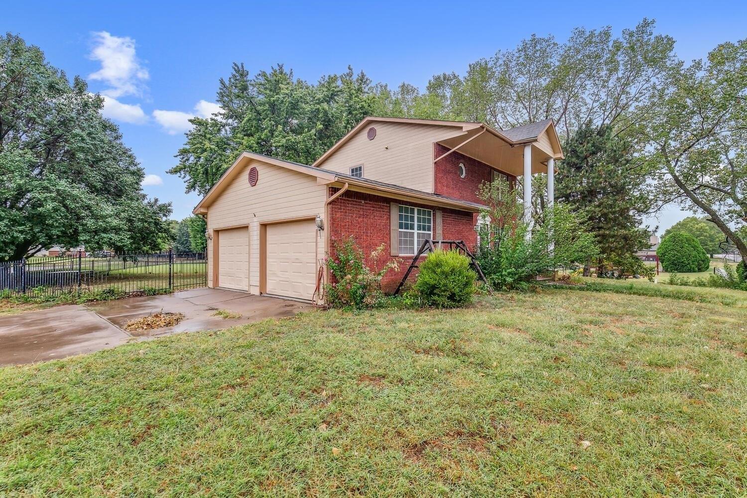 Arnold Dr, Augusta, KS 67010
