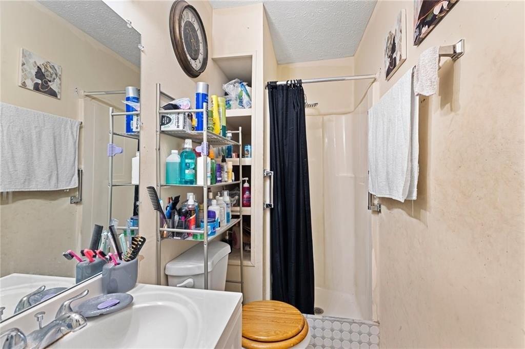 East Ave, Cedartown, GA 30125