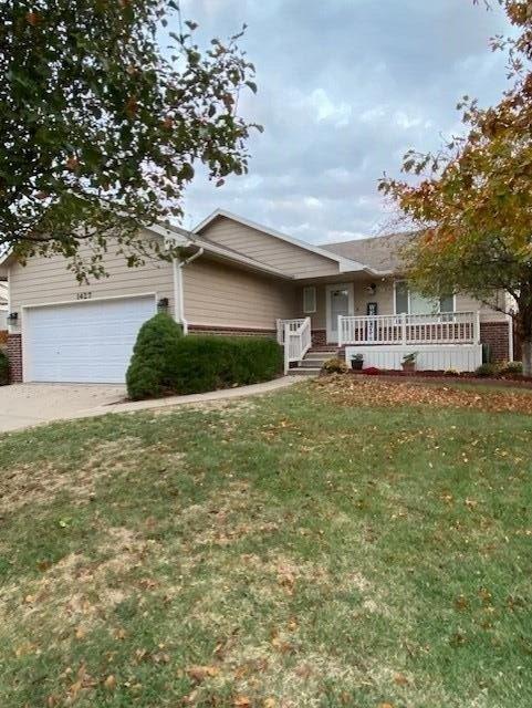 E Village Estates Dr, Park City, KS 67219