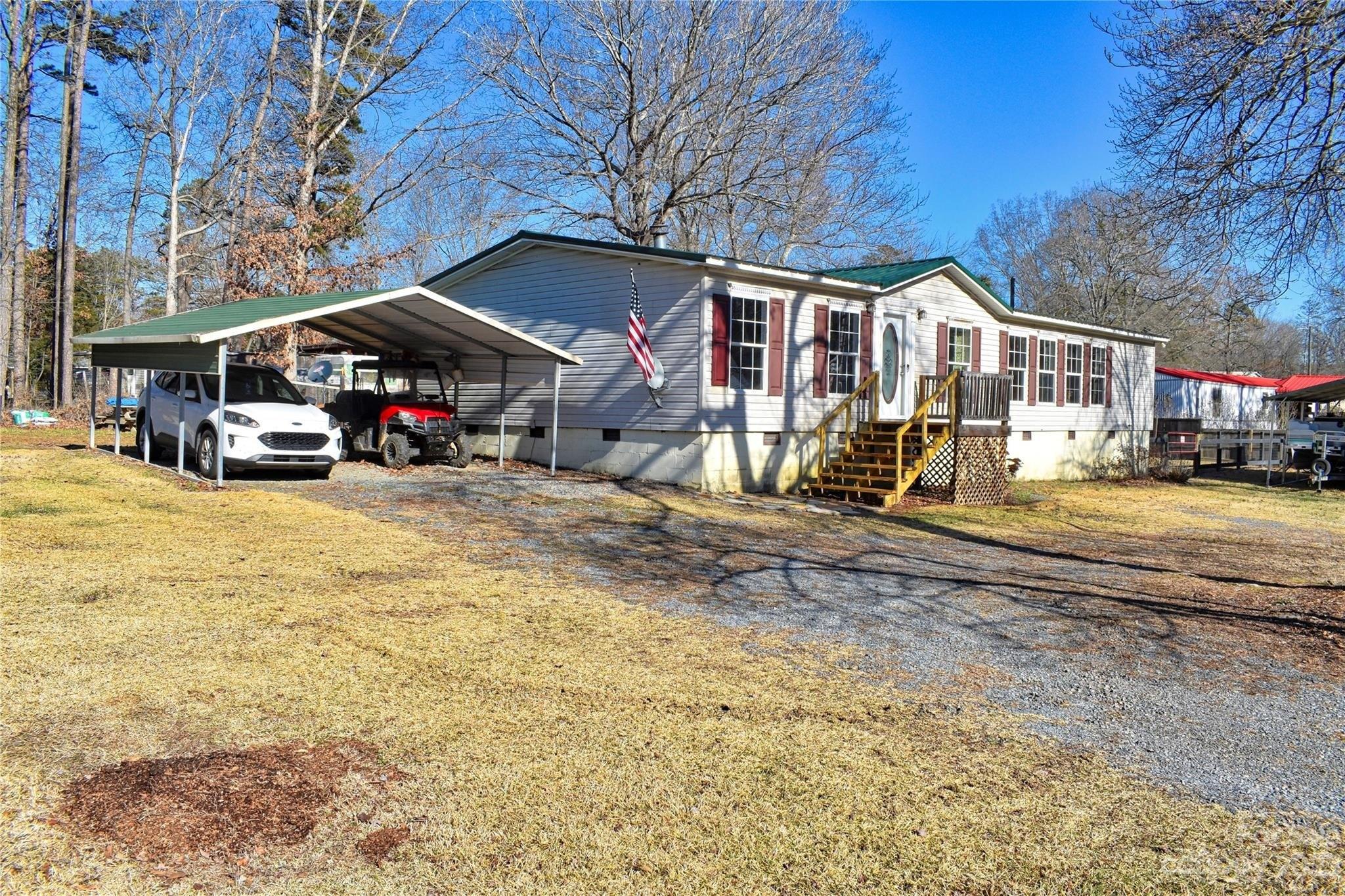 4th Ave, New London, NC 28127