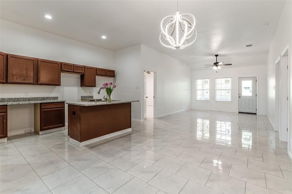 Nw 19th St, Fort Worth, TX 76106