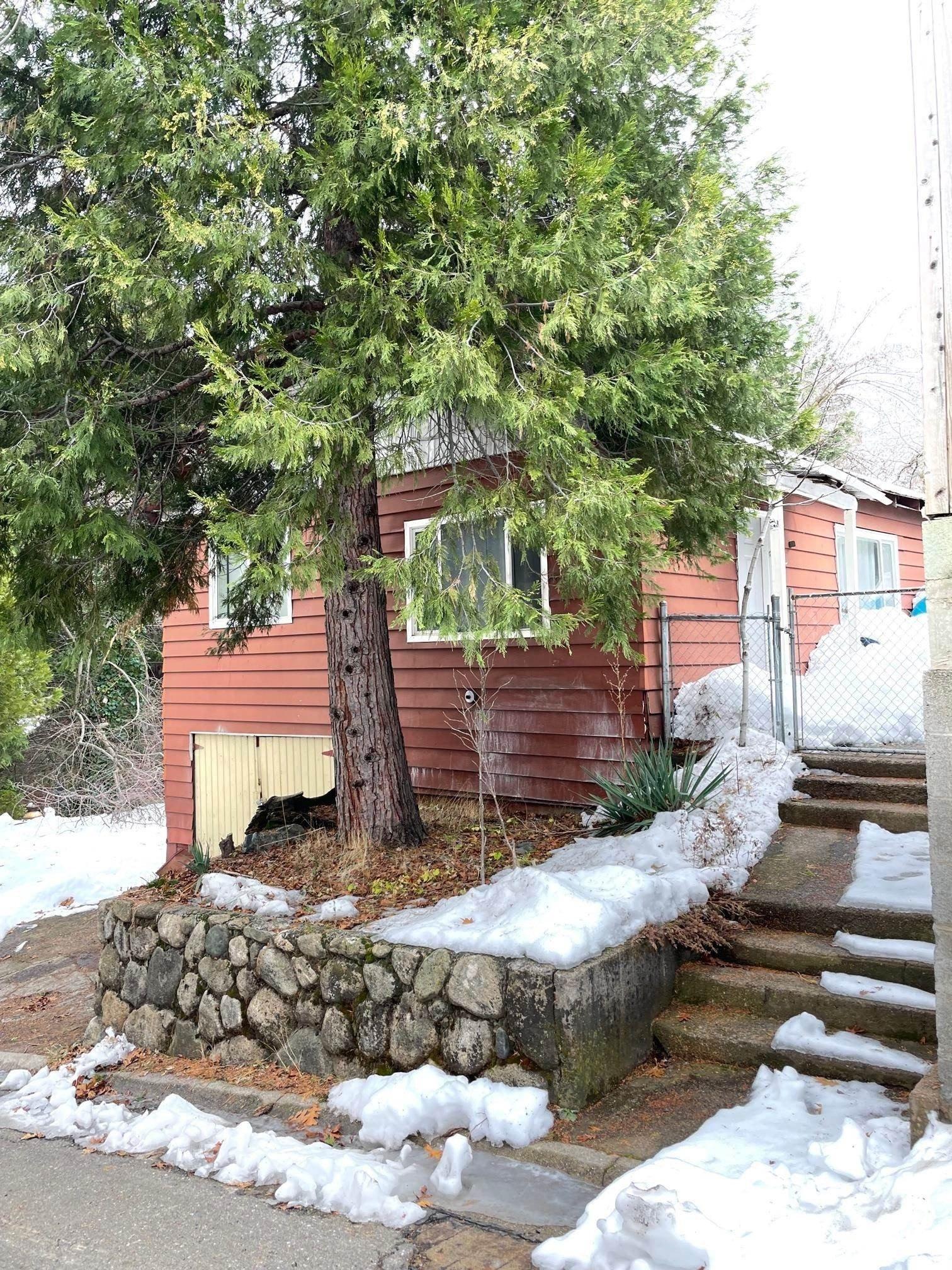 Vernie St, Dunsmuir, CA 96025