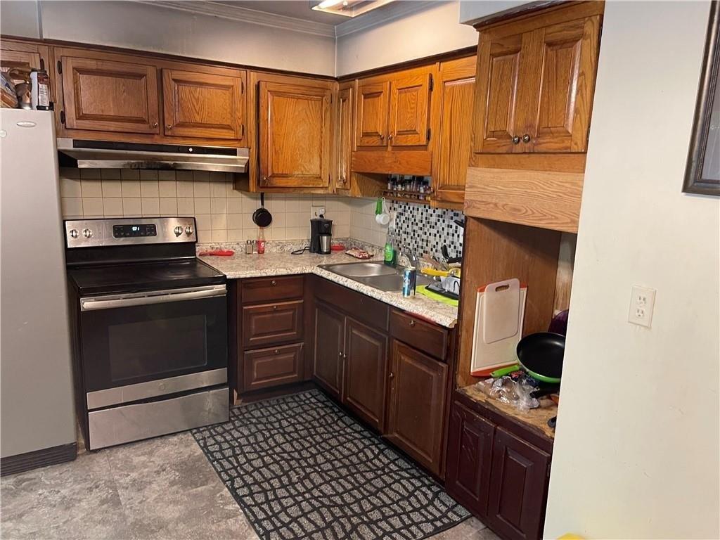 Creekdale Dr, Clarkston, GA 30021