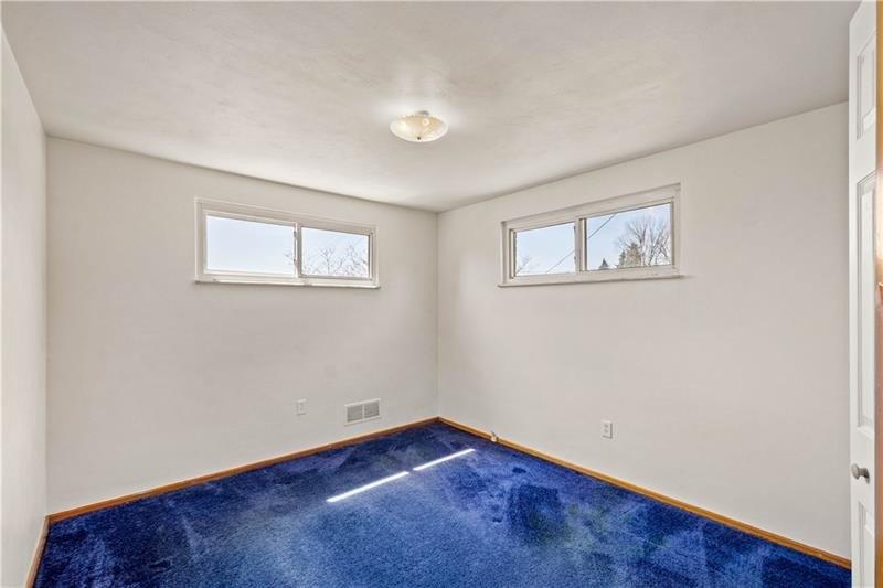 Vermont Ave, West Mifflin, PA 15122