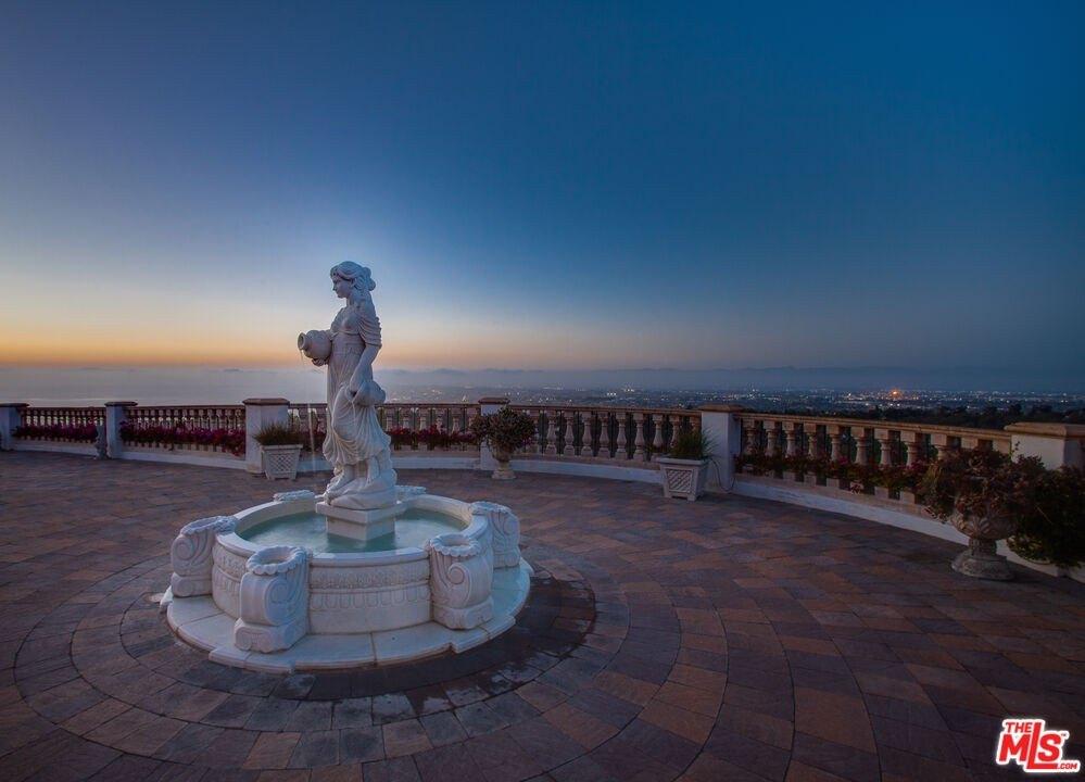 Via La Cuesta, Palos Verdes Estates, CA 90274