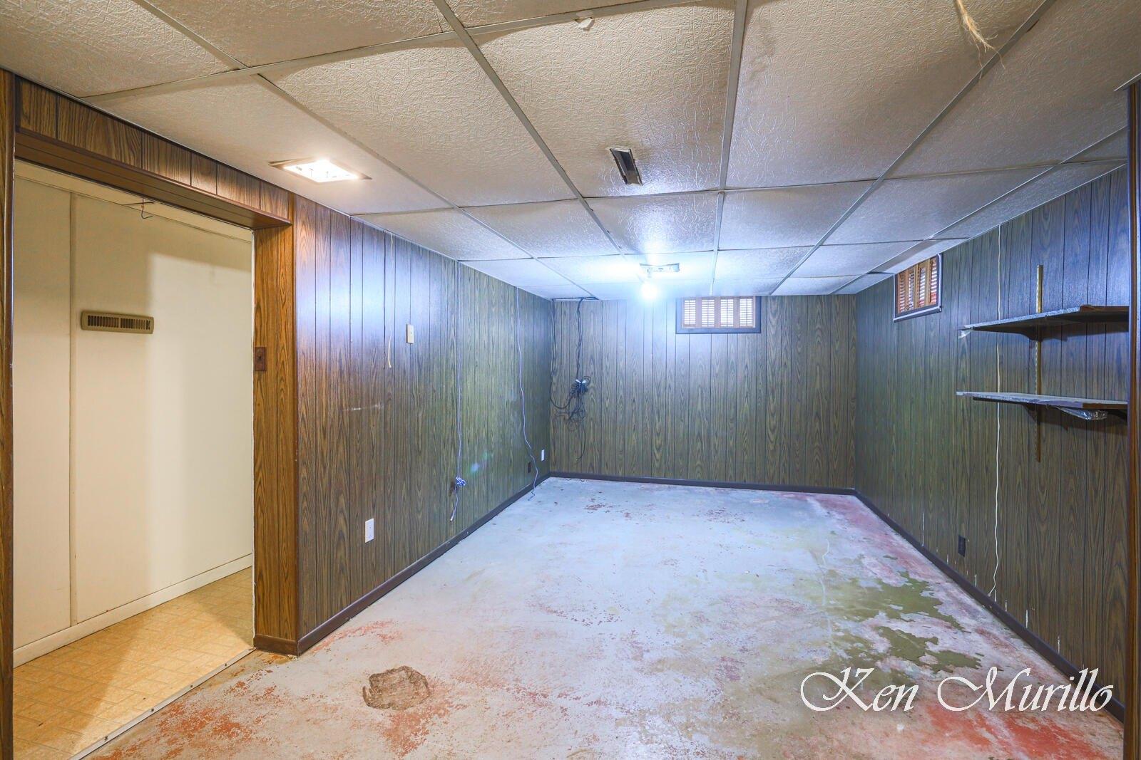 Sharon Ave Sw, Wyoming, MI 49519