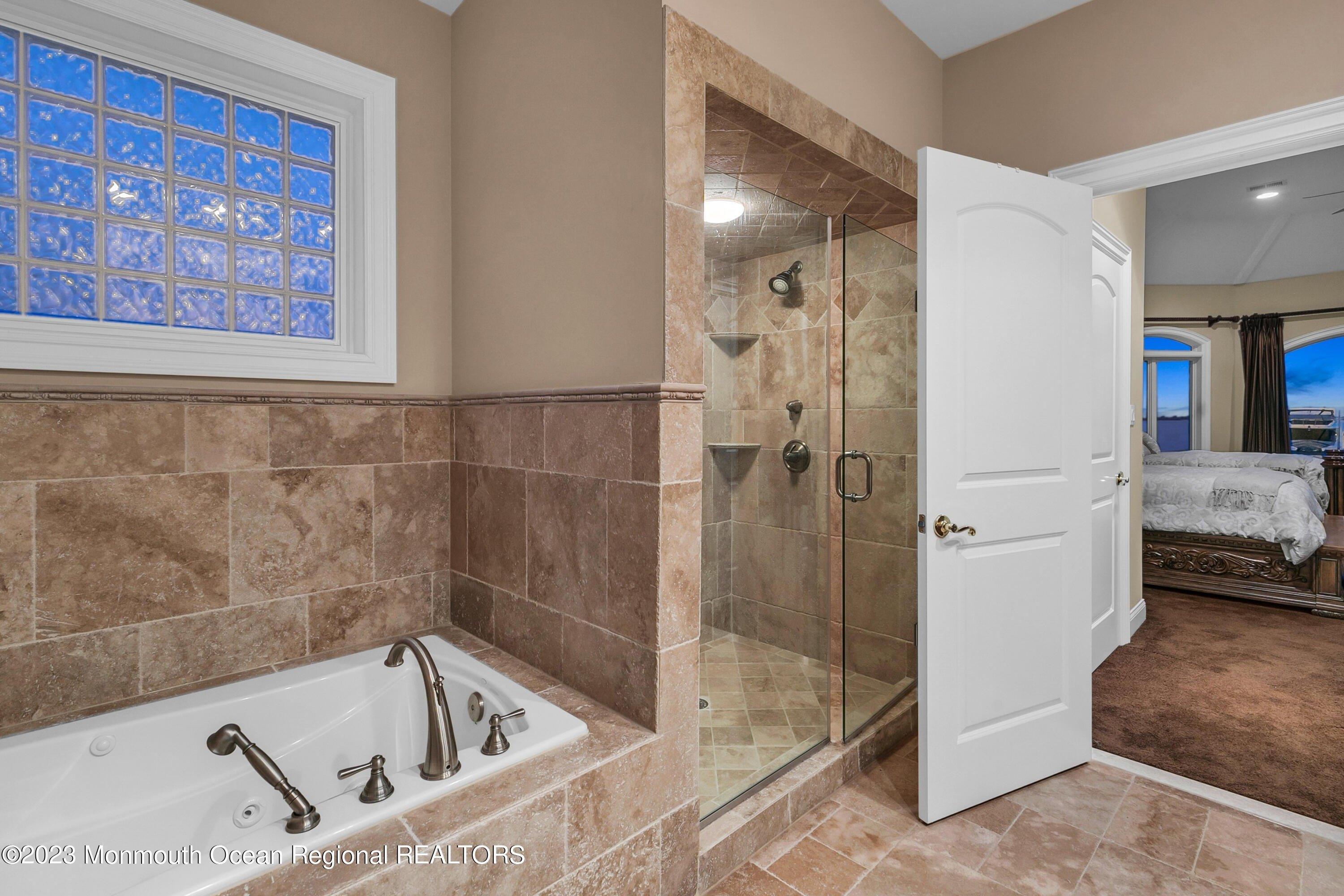 Bayview Dr, Toms River, NJ 08753