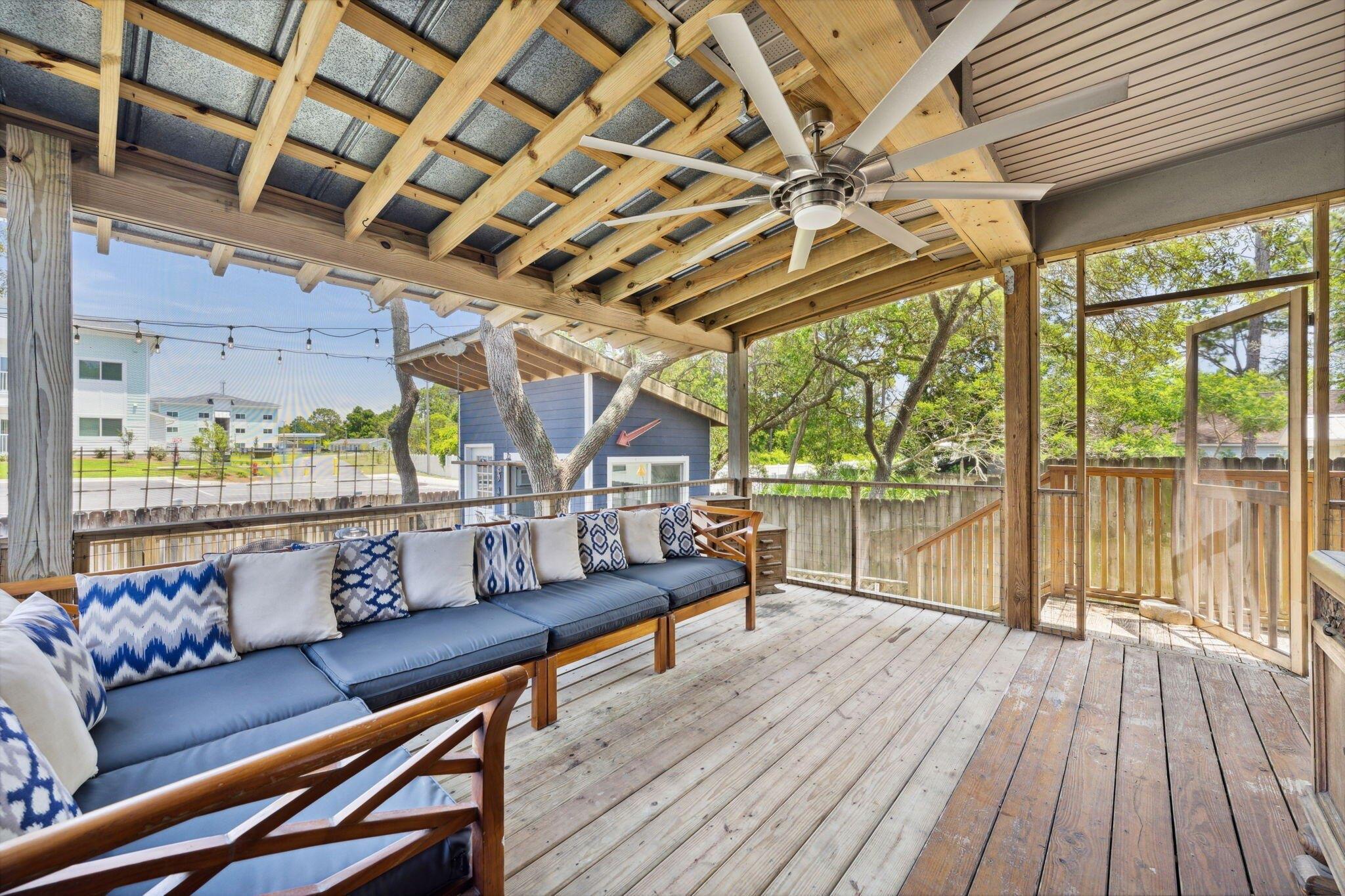 Le Grand Dr, Panama City Beach, FL 32413
